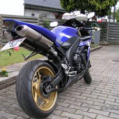 Yamaha R1