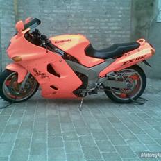 Kawasaki zzr 1100