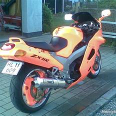 Kawasaki zzr 1100