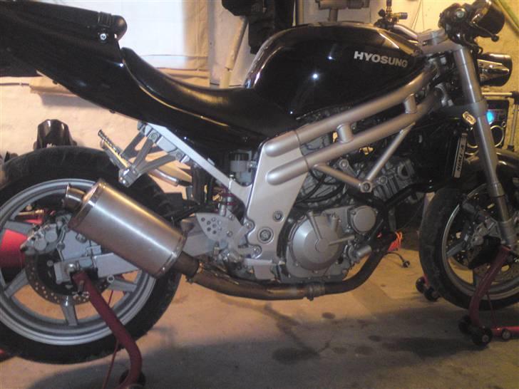 Hyosung gt 650 comet **solgt*** billede 5