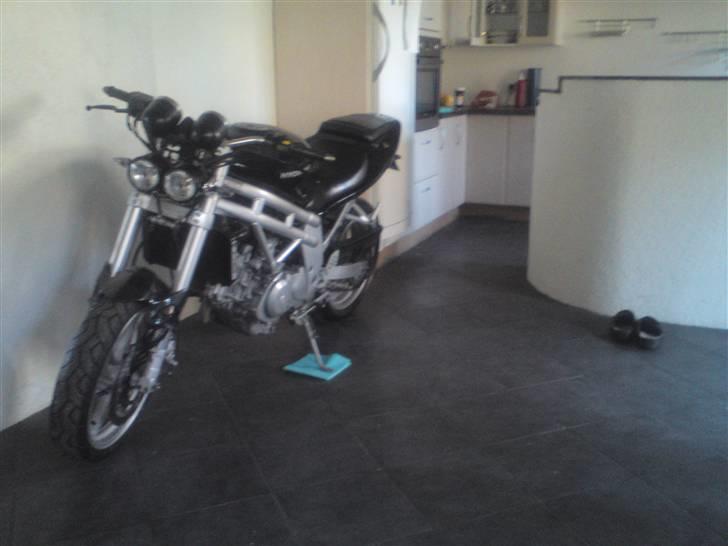 Hyosung gt 650 comet **solgt*** billede 6