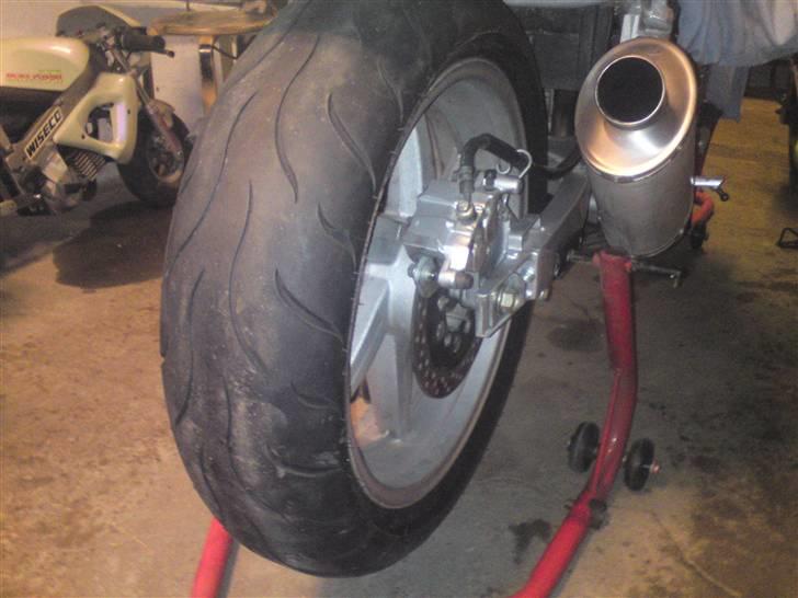 Hyosung gt 650 comet **solgt*** - standart 160/60-17"  nu 180/55-17" billede 8