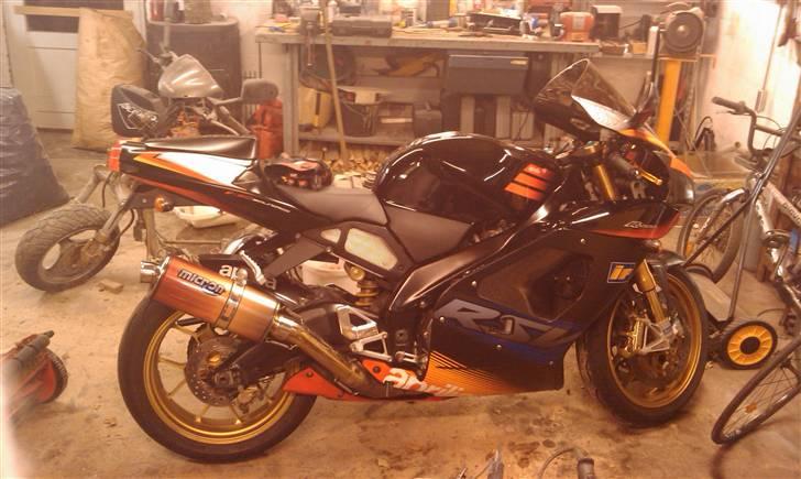 Aprilia RSV 1000R - kort potte billede 9