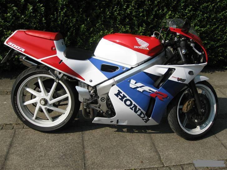 Honda VFR 400 R (NC30)(SOLGT) billede 1