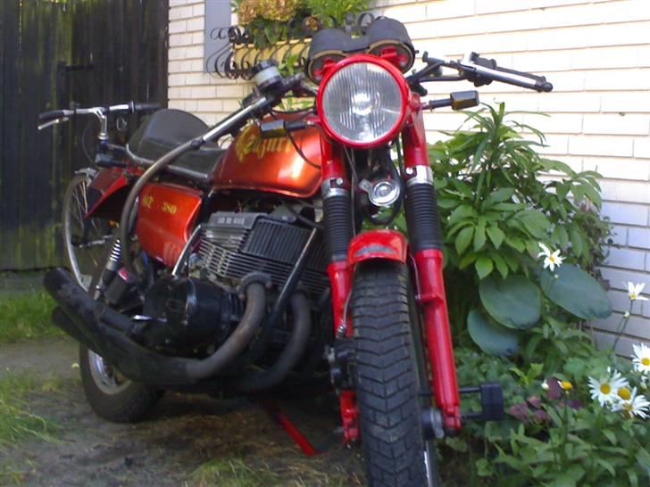 Suzuki gt 380 billede 1