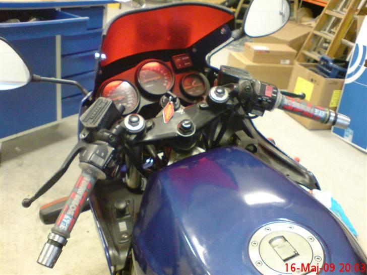 Yamaha FZ 750 Genesis - Nu begynder det rigtig nok, at ligne noget... billede 18