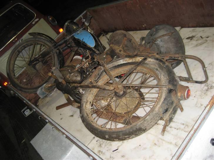 DKW rt125/2 E - Lagt på traileren, på vej hjem. billede 2
