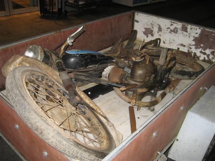 DKW rt125/2 E - Lagt på traileren, på vej hjem. billede 3