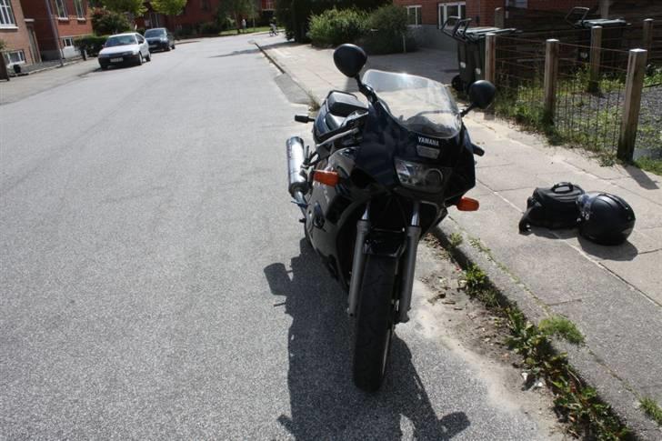 Yamaha FZR 600 billede 3