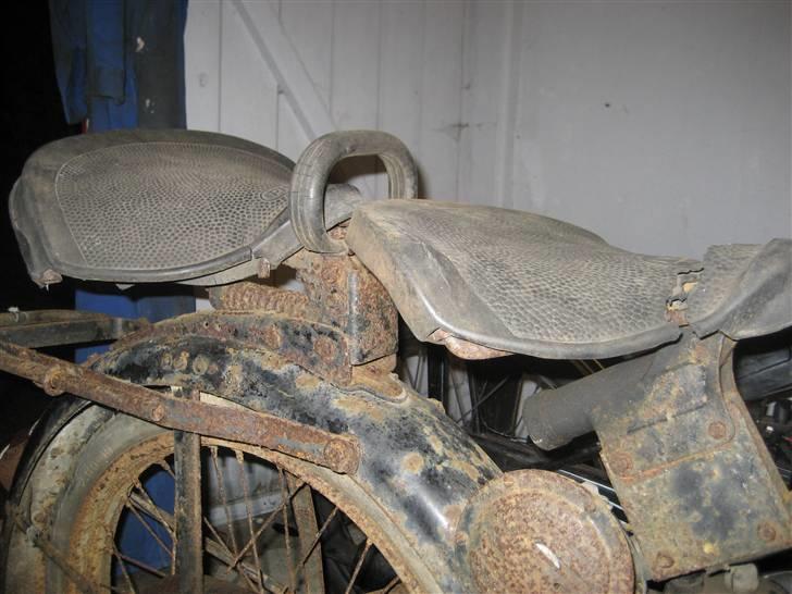 DKW rt125/2 E - Passagersæde, og føresæde hævet for bedre kørekomfort. billede 16