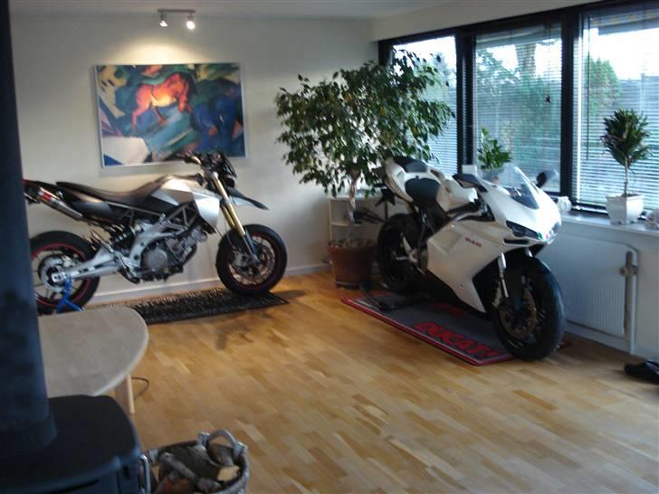 Aprilia Dorsoduro billede 9