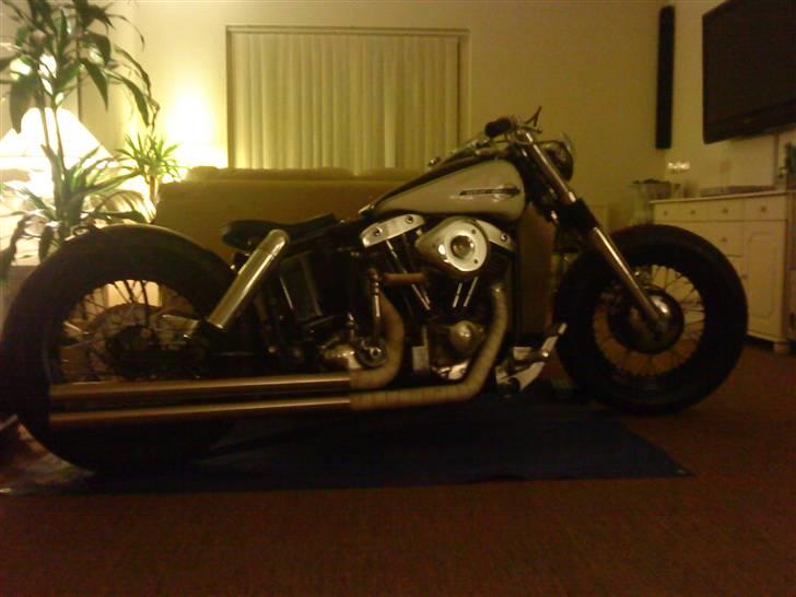 Harley Davidson FLH Duo Glide. - så er mit Bobber project så småt ved at lakke mod enden ... billede 4