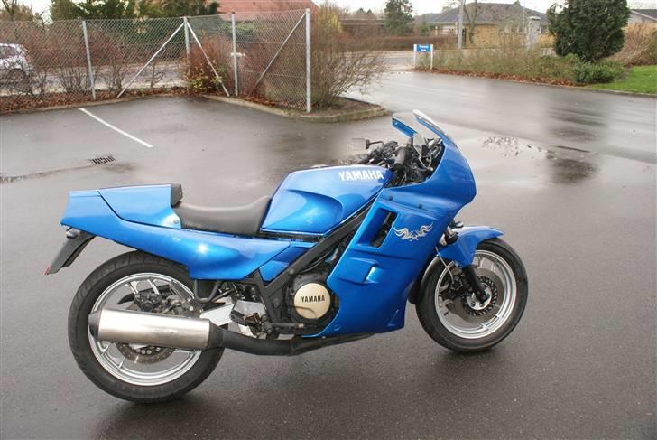 Yamaha FZ 750 (SOLGT) billede 1