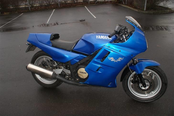 Yamaha FZ 750 (SOLGT) billede 2