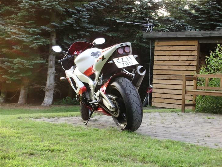 Yamaha yzf-r1 billede 4