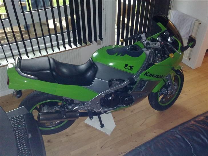 Kawasaki GPZ 600 R (Solgt) billede 5