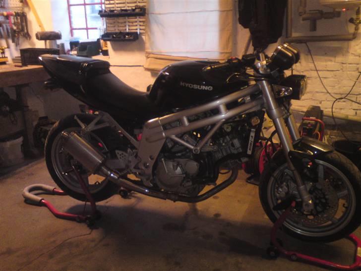 Hyosung gt 650 comet **solgt*** billede 9