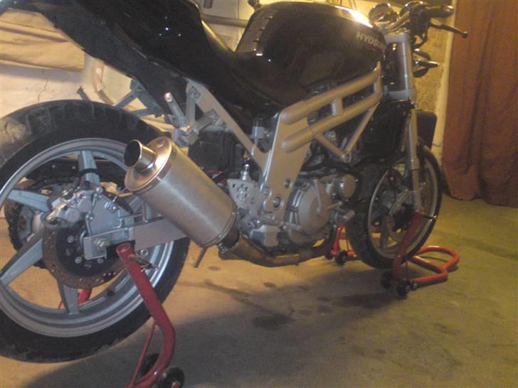 Hyosung gt 650 comet **solgt*** billede 10