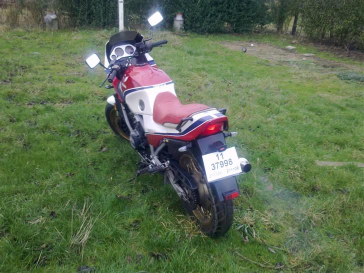 Honda vf750f billede 4