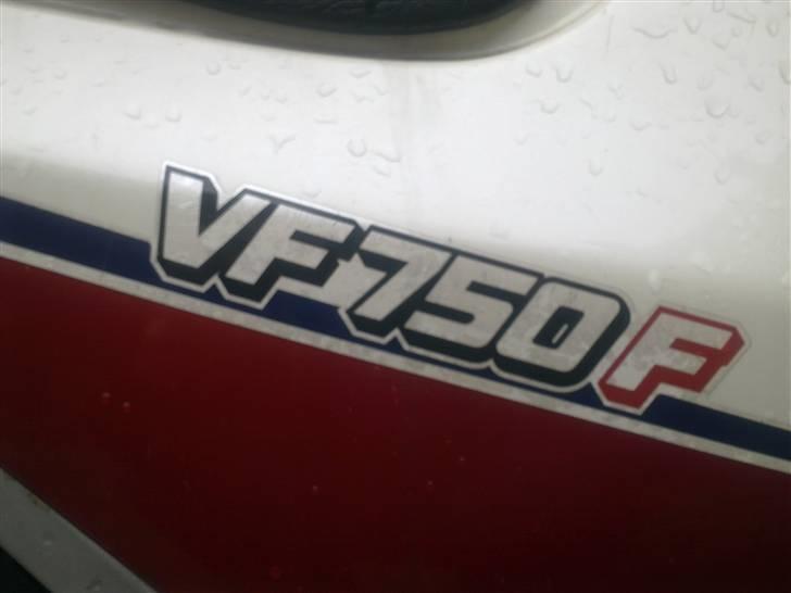 Honda vf750f billede 11