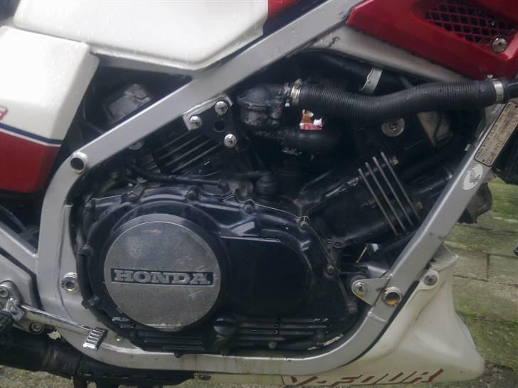 Honda vf750f billede 12