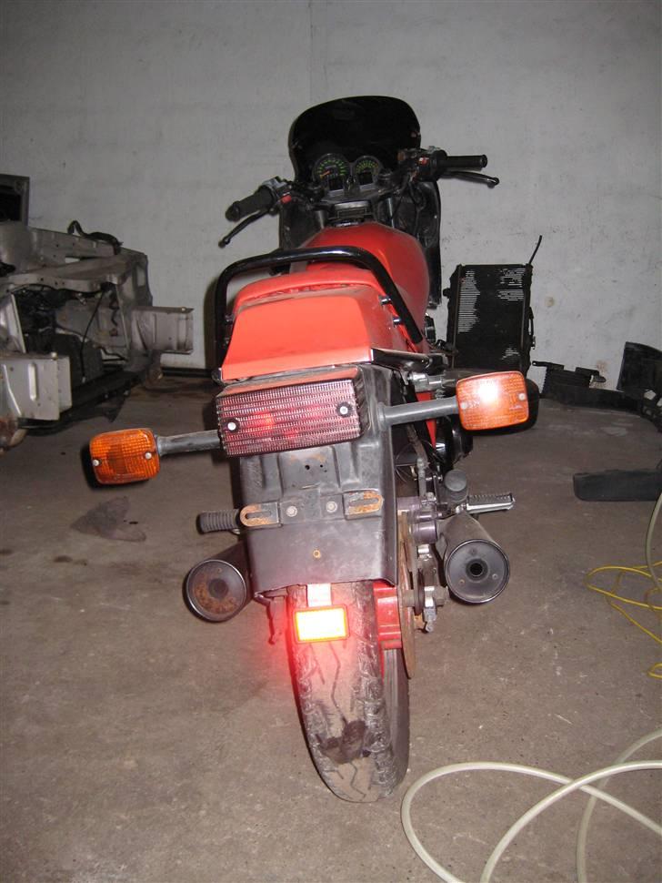 Kawasaki          GPZ 550 Uni Trak billede 10