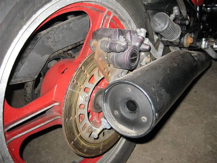 Kawasaki          GPZ 550 Uni Trak billede 11