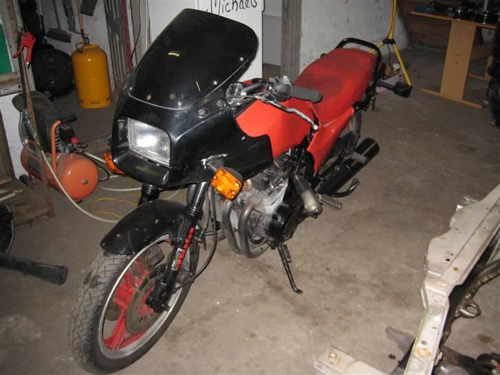 Kawasaki          GPZ 550 Uni Trak billede 14