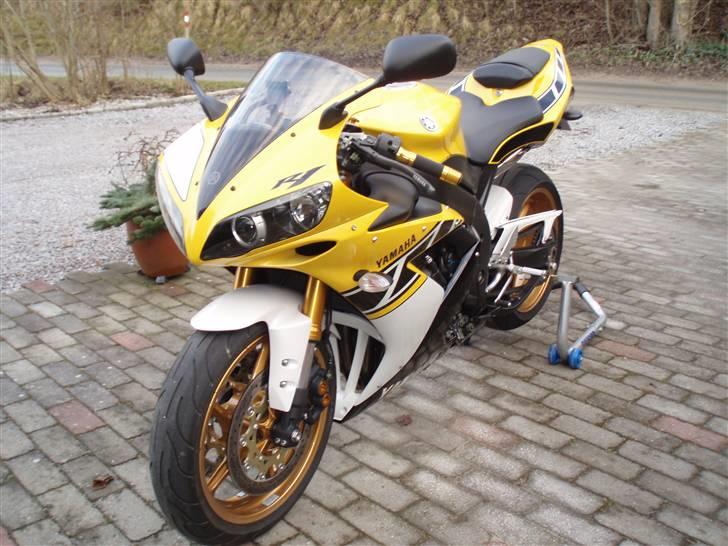 Yamaha r1 model rn 12 billede 6