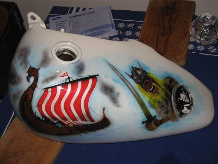 Harley Davidson FLH1200 Shovelhead - venstre halvdel af tanken vinteren 2009 billede 6