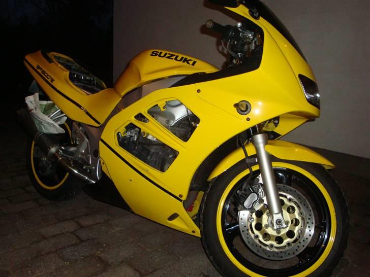 Suzuki RF 600R billede 3