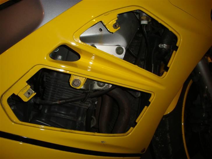 Suzuki RF 600R billede 8