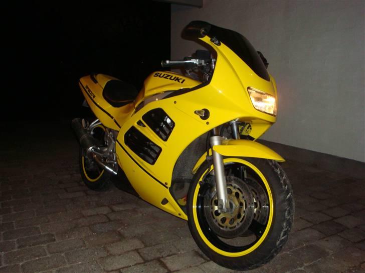 Suzuki RF 600R billede 11