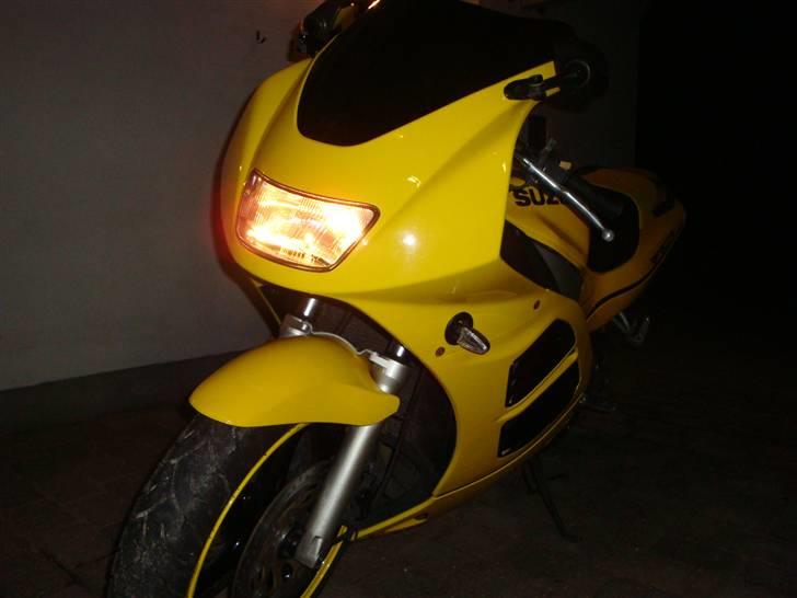 Suzuki RF 600R billede 12