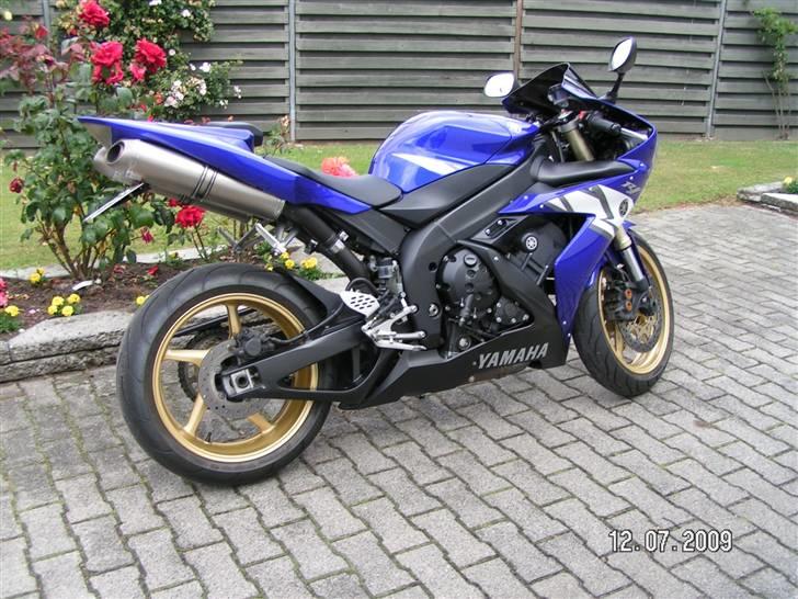 Yamaha R1 billede 2