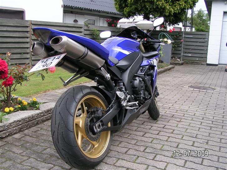 Yamaha R1 billede 3