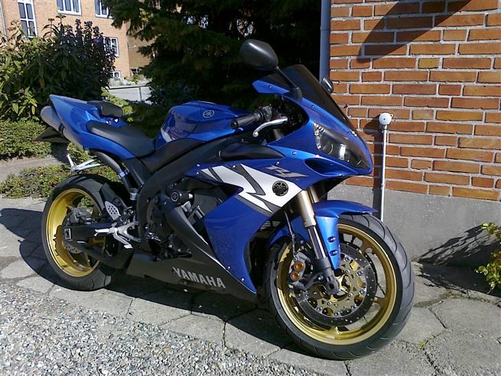 Yamaha R1 billede 8