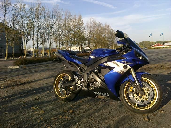 Yamaha R1 billede 9