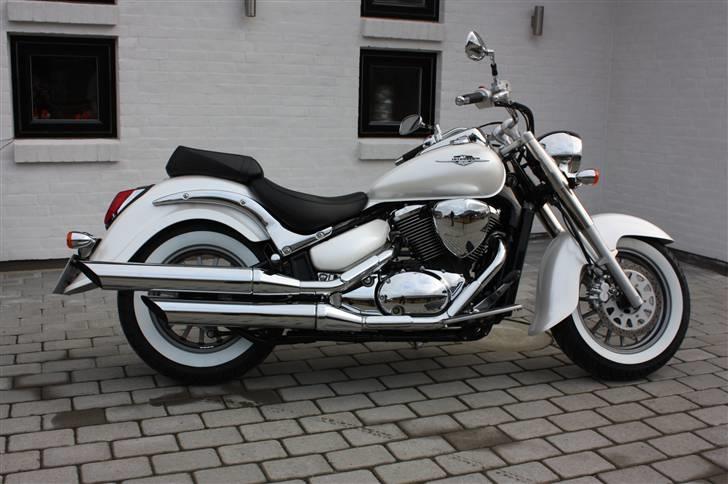 Suzuki vl 800 (Solgt) billede 2