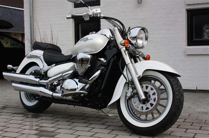 Suzuki vl 800 (Solgt) billede 3