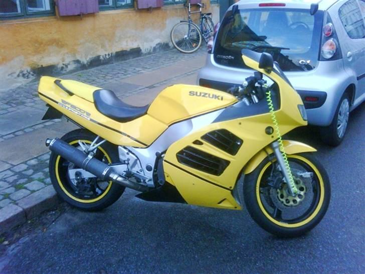 Suzuki RF 600R billede 16