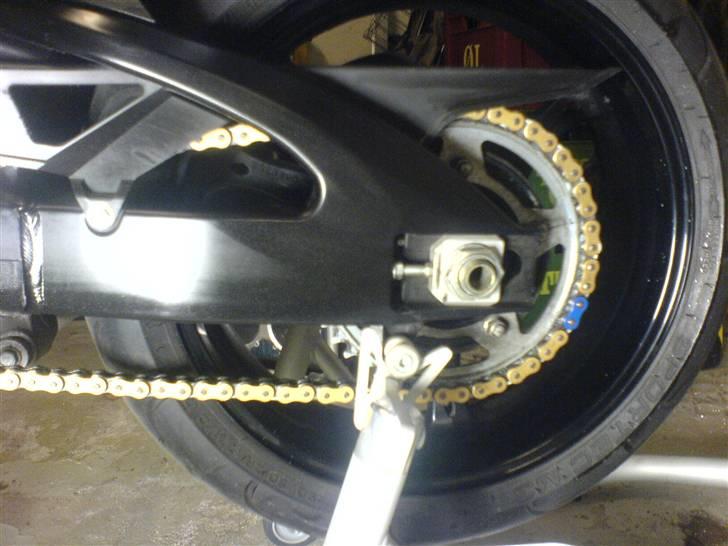 Suzuki gsxr  - Så er der ren kæde billede 7