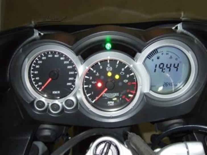 Triumph Sprint ST (solgt) billede 3