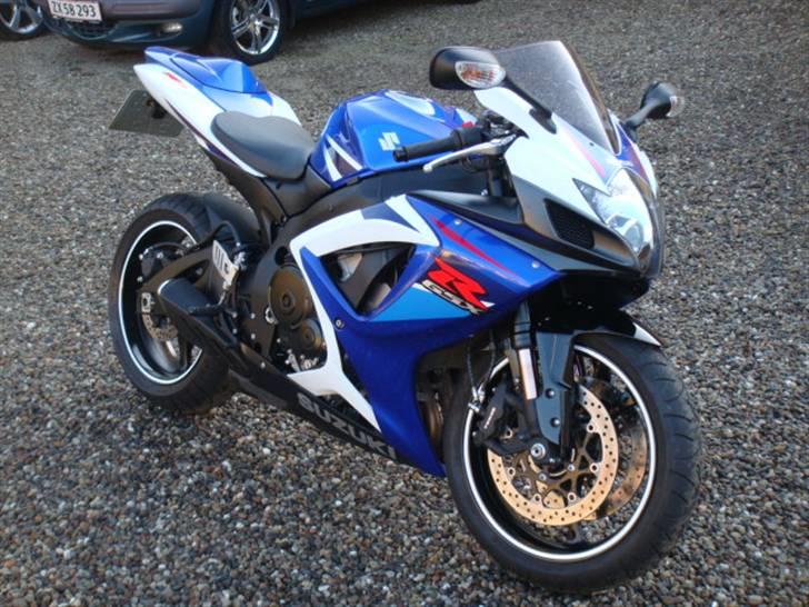 Suzuki Gsxr 750 k7 solgt billede 2