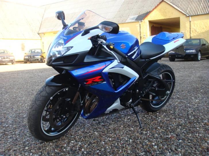 Suzuki Gsxr 750 k7 solgt billede 6