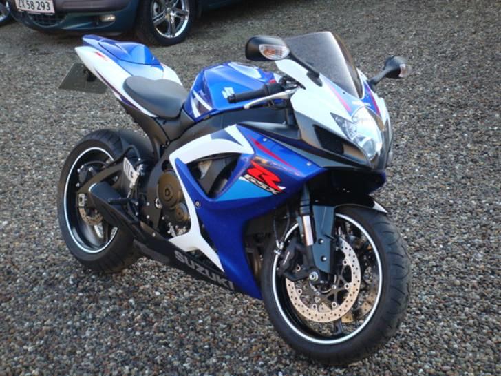Suzuki Gsxr 750 k7 solgt billede 8
