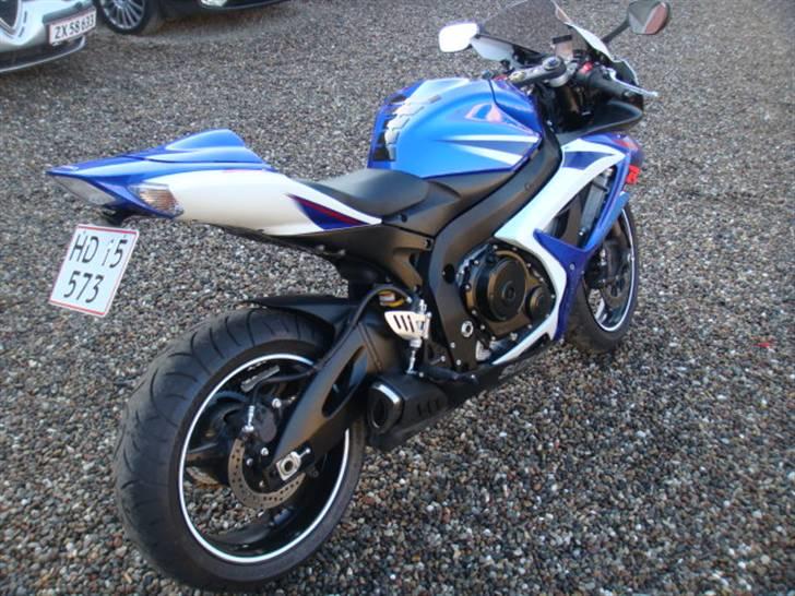 Suzuki Gsxr 750 k7 solgt billede 9