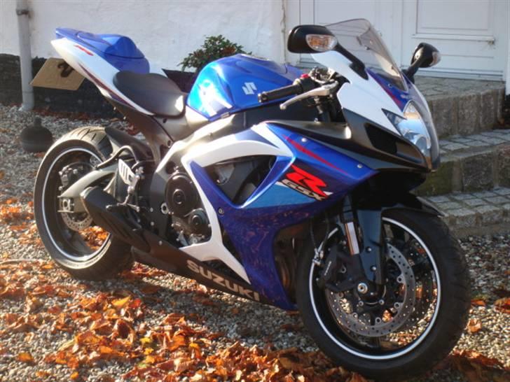 Suzuki Gsxr 750 k7 solgt billede 10
