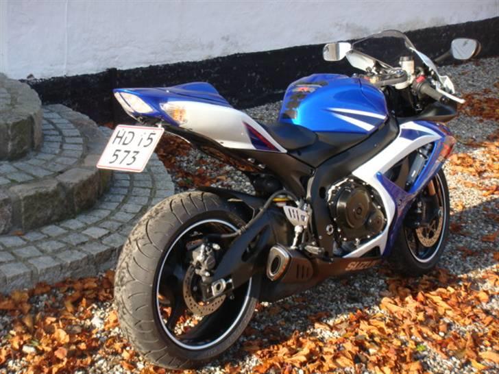 Suzuki Gsxr 750 k7 solgt billede 12