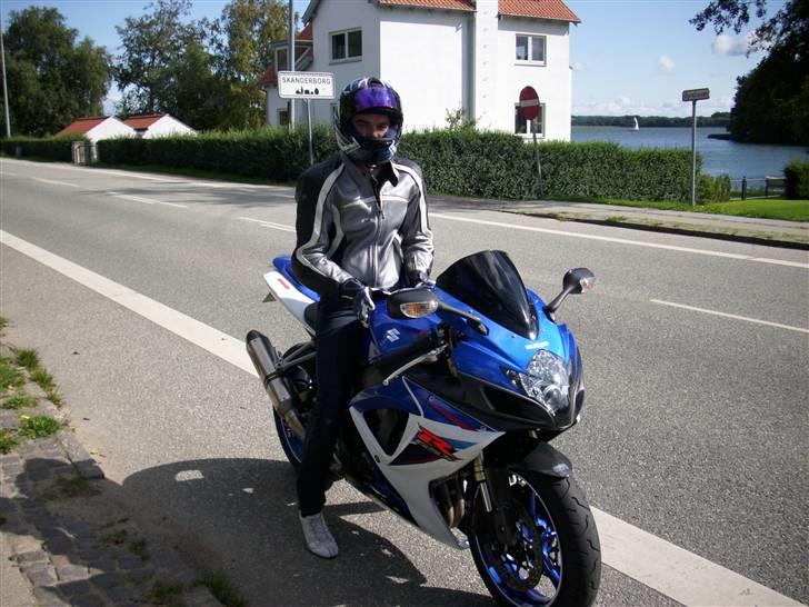 Suzuki GSXR 600 K7 - Solgt billede 10